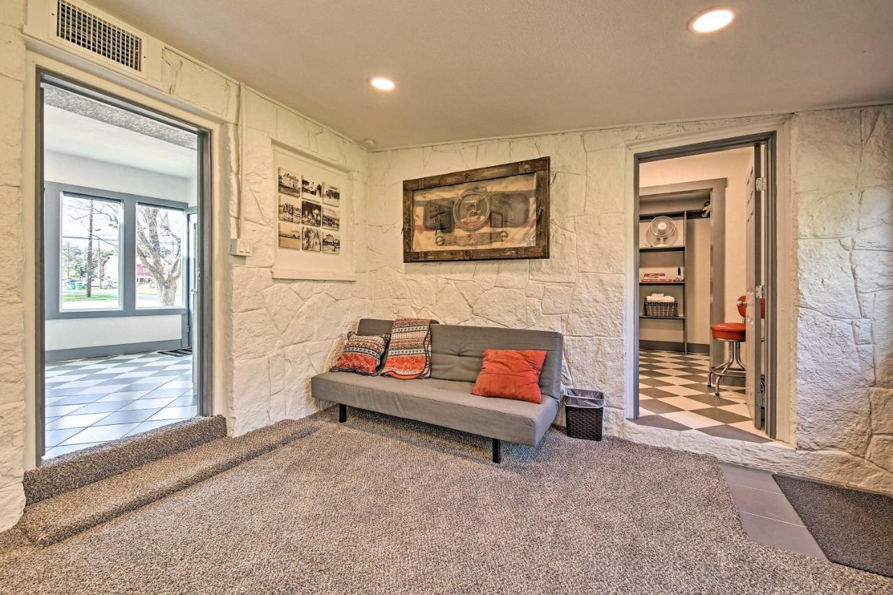 Retro Updated Blanco Abode - Steps To Main Street! Exterior foto