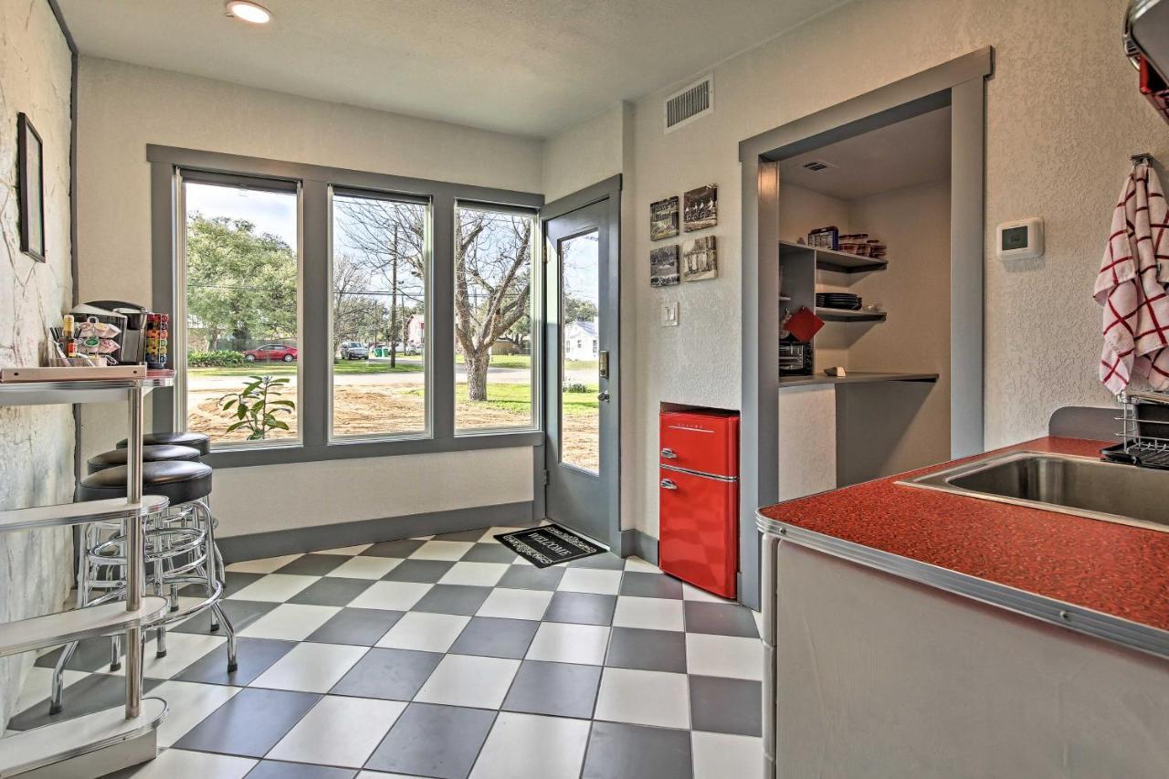 Retro Updated Blanco Abode - Steps To Main Street! Exterior foto